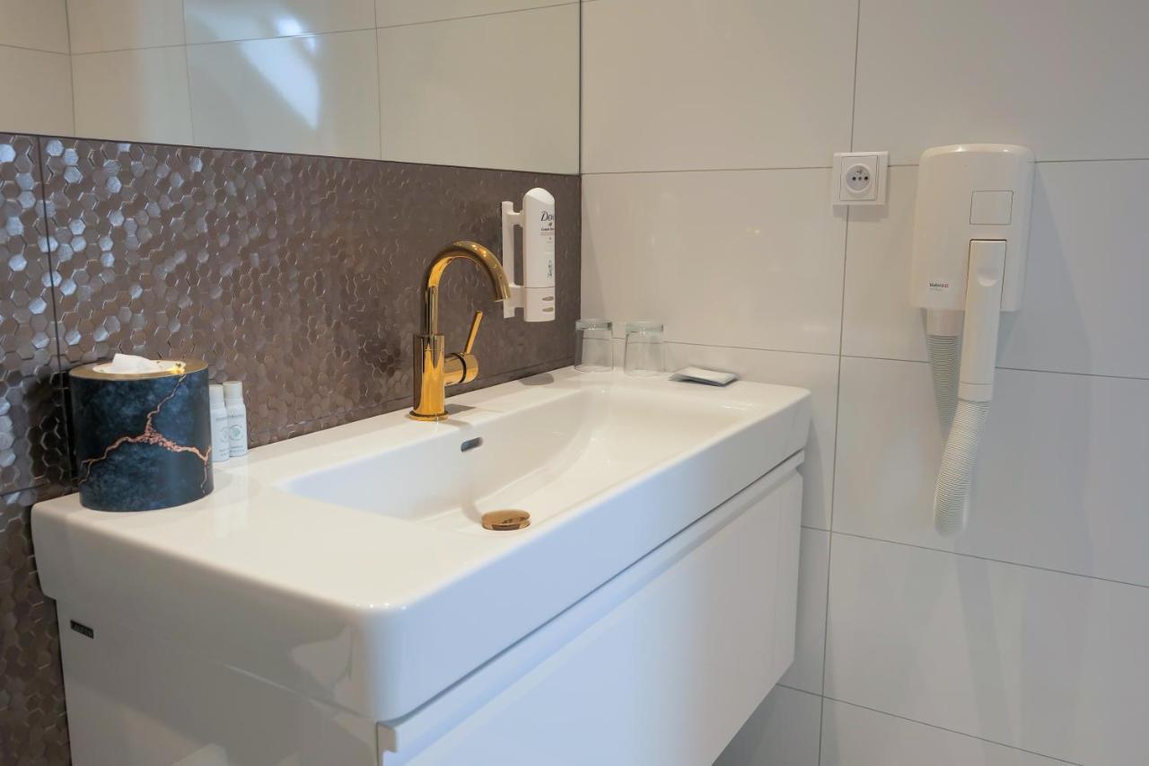 ליטומיסי Hotel Zlata Hvezda מראה חיצוני תמונה
