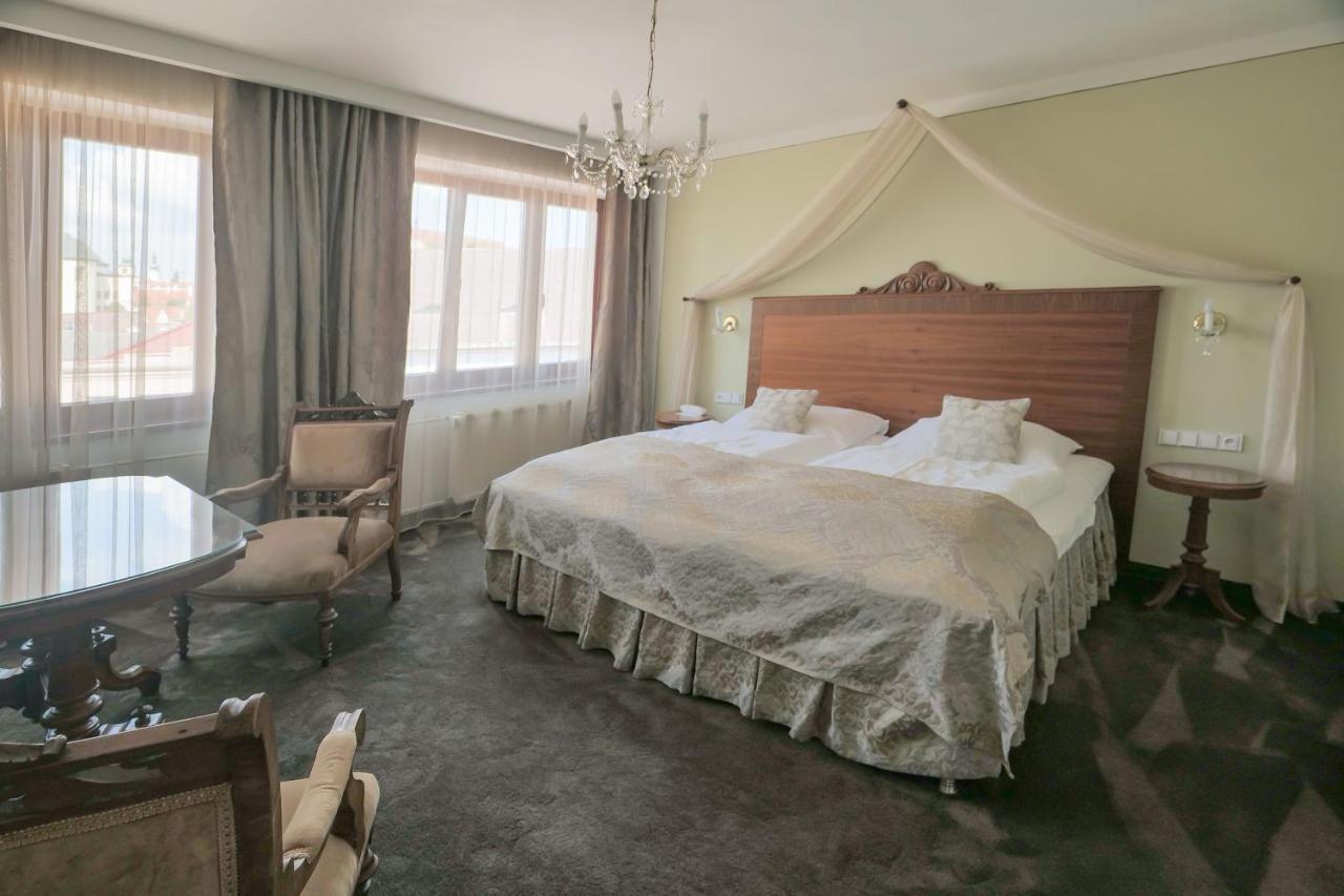 ליטומיסי Hotel Zlata Hvezda מראה חיצוני תמונה