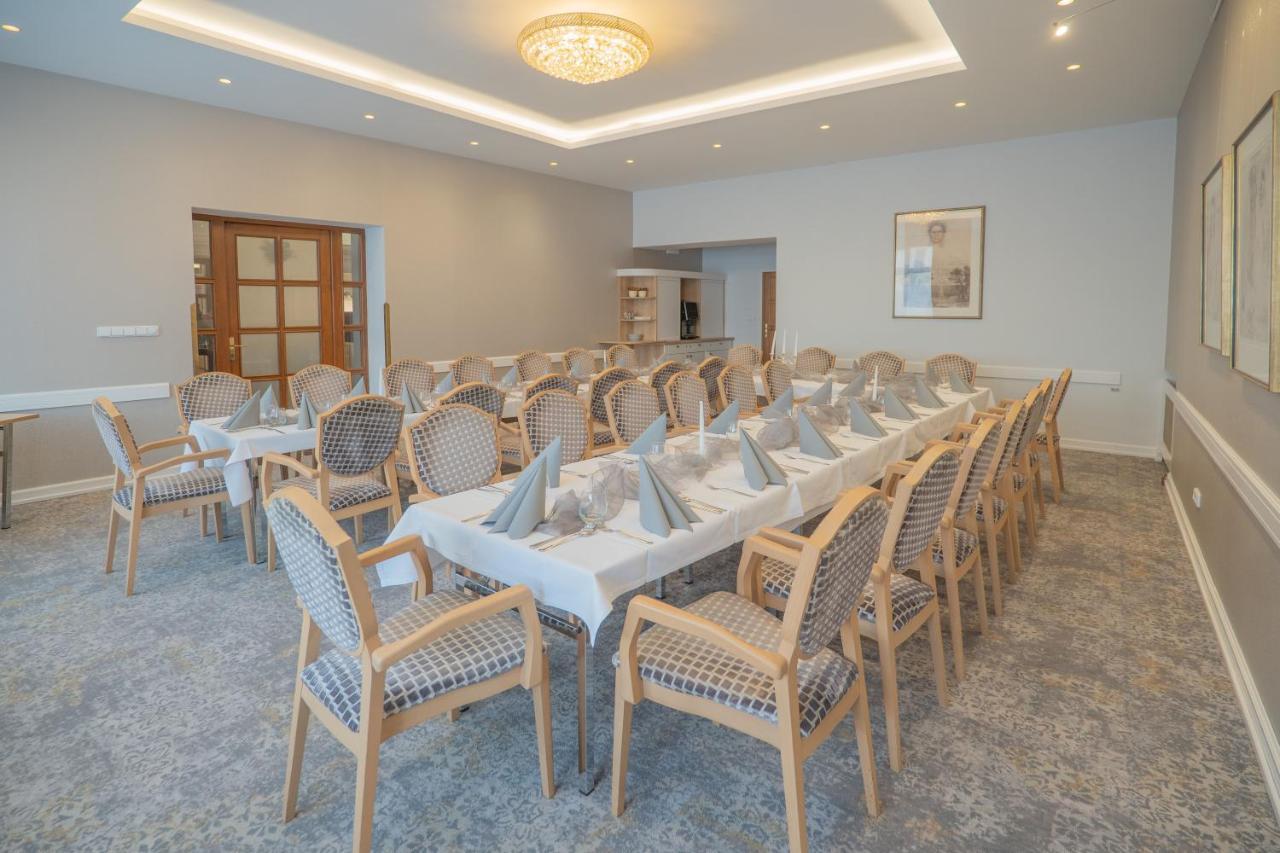 ליטומיסי Hotel Zlata Hvezda מראה חיצוני תמונה